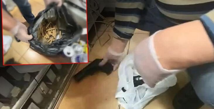 Eyüpsultan’da market rafında ruhsatsız silah ele geçirildi