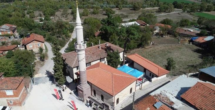 120 yıllık tarihi camide yeniden ezan sesi