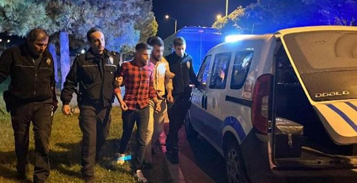 Alkol aldıktan sonra darbedip, aracını gasbettiler: 2 gözaltı