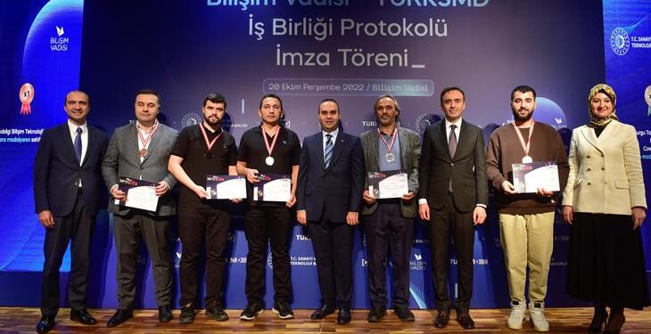 Bilişim Vadisi ile TÜRKSMD arasında iş birliği