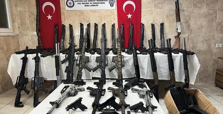 Durdurulan araçtan cephanelik çıktı