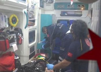 Oğluyla tartışırken terastan düştü iddiası! Ekipler sokakta kanlar içinde buldu