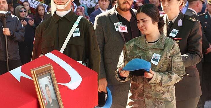 Şehit uzman çavuş, son yolculuğuna uğurlandı