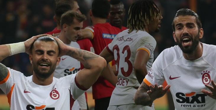 Spor yazarlarından Galatasaray eleştirisi! ‘Tel tel döküldü’