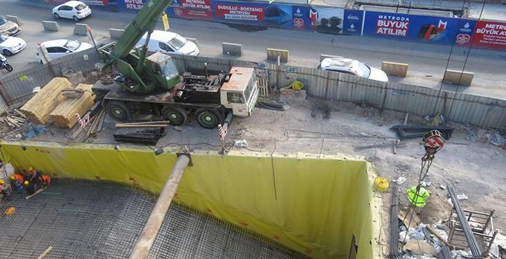Ümraniye’de metro şantiyesinden hırsızlık iddiası! 2 bayan sürünerek dışarı çıktı
