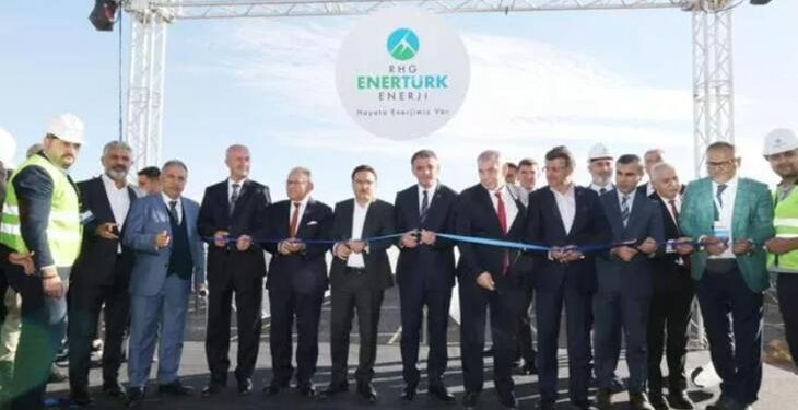 Van Arısu’da güneş enerji santrali hizmete girdi