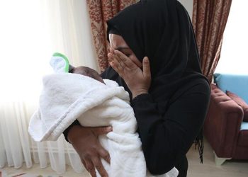 Meryem 61 gün sonra ailesine kavuştu! Annesi gözyaşlarını tutamadı